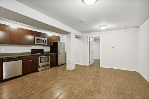 upenn-Apartment-Building-18781342